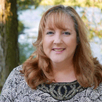 Cyndia Freund headshot